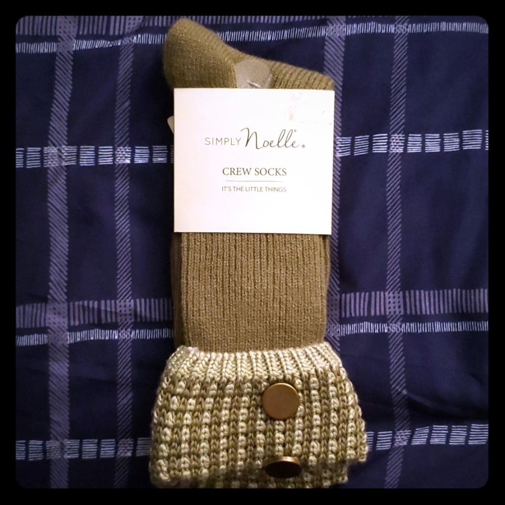 Simply Noelle - Crew Socks 🧦